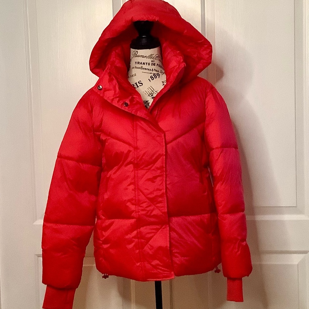 BCBG NWT Small Red Puffer Short Jacket Removable Zip Hood Snap Front Over Zipper
